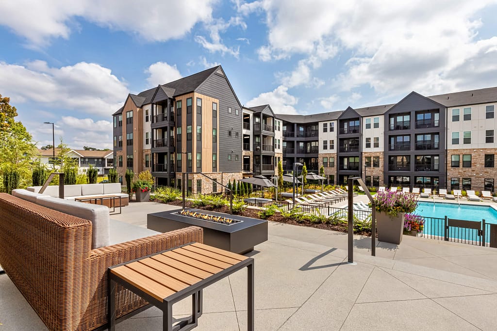 15 - oslo_mcshane construction_karen images 2024 -_ - atlanta's commercial photographer a fire pit overlooking the courtyard at oslo by architectural photographer karen images